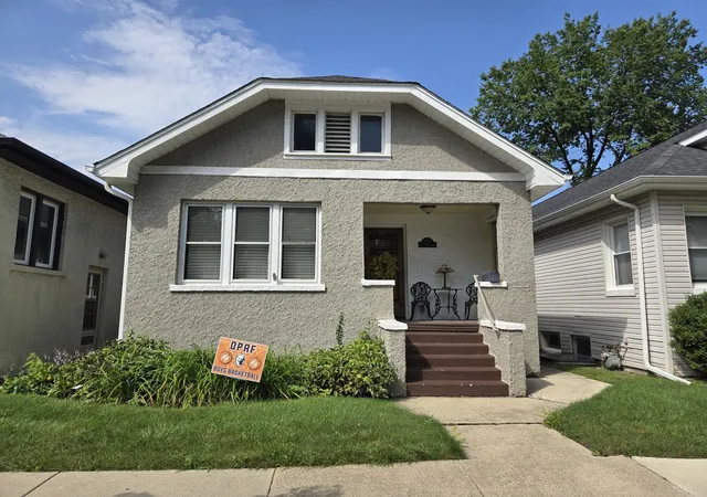 Photo 1 of Single family home for sale at 1157 S Ridgeland Ave, Oak Park, IL 60304 | MLS# 12748697 | Listing updated on 2026-09-27
