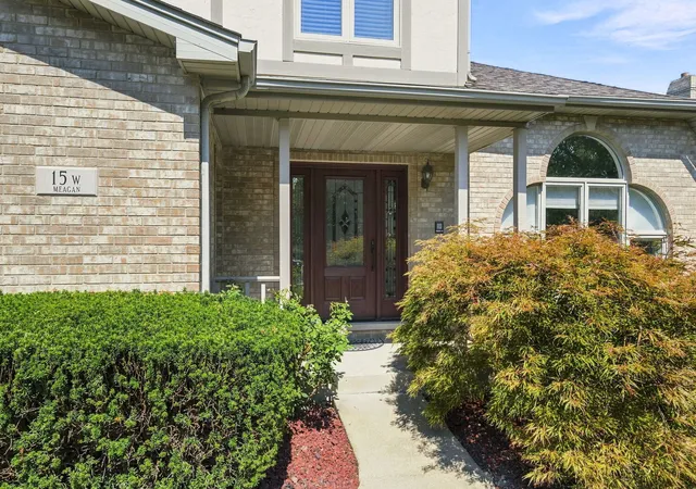 Photo 3 of Single family home for sale at 15 Meagan Ln, Lemont, IL 60439 | MLS# 12748708 | Listing updated on 2026-09-07