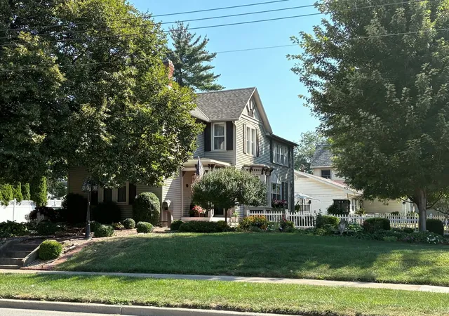 Photo 1 of Single family home for sale at 335 S 18th Street, Quincy, IL 62301 | MLS# 12748709 | Listing updated on 2026-09-25