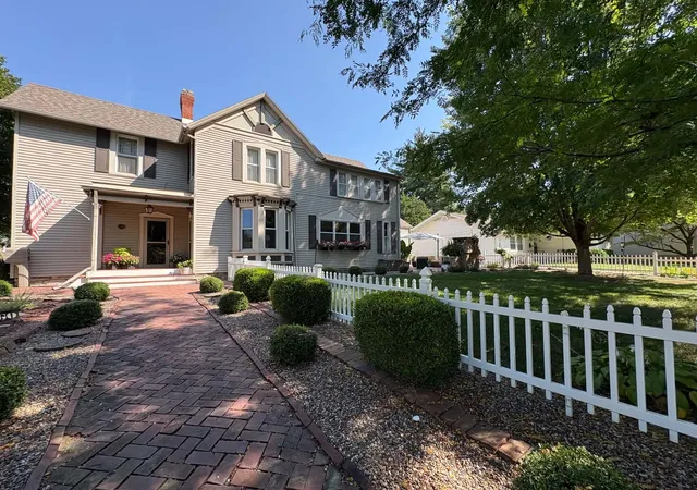 Photo 4 of Single family home for sale at 335 S 18th Street, Quincy, IL 62301 | MLS# 12748709 | Listing updated on 2026-09-25