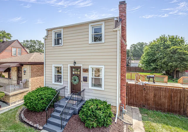 Photo 1 of Single family home for sale at 9619 S Albany Ave, Evergreen Park, IL 60805 | MLS# 12748729 | Listing updated on 2026-09-12