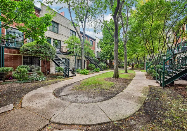 Photo 3 of Townhouse for sale at 1813 S Clark St #21, Chicago, IL 60616 | MLS# 12748741 | Listing updated on 2026-09-29