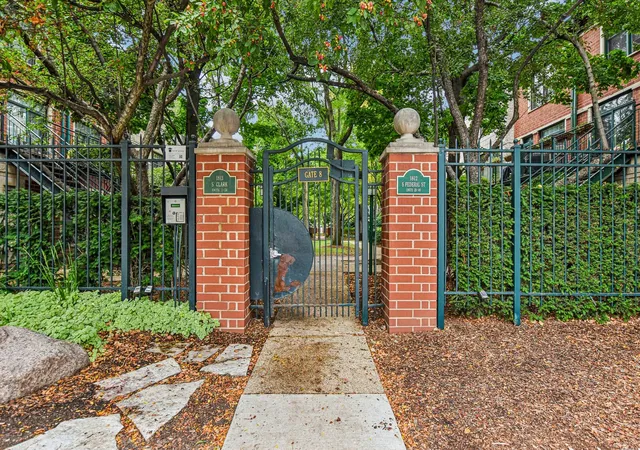 Photo 4 of Townhouse for sale at 1813 S Clark St #21, Chicago, IL 60616 | MLS# 12748741 | Listing updated on 2026-09-29