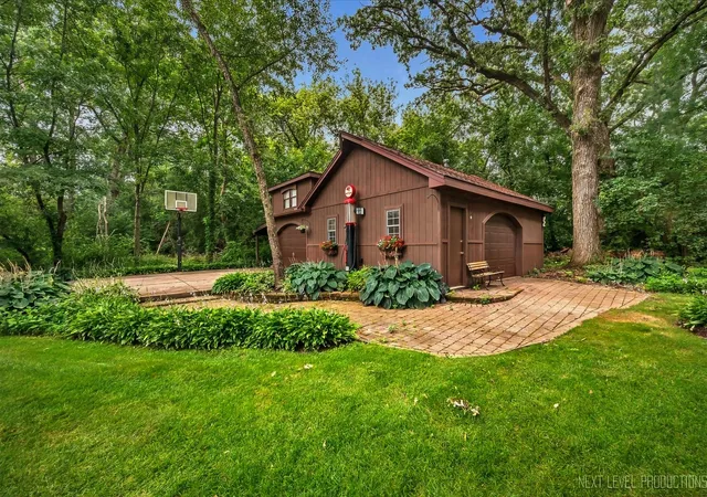 Photo 2 of Single family home for sale at 40w815 S Bridle Crk Dr, St. Charles, IL 60175 | MLS# 12748754 | Listing updated on 2026-10-07