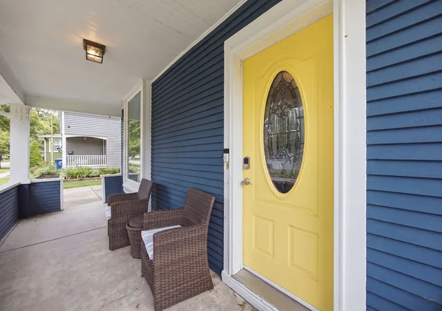 Photo 2 of Single family home for sale at 602 S 5th Avenue, St. Charles, IL 60174 | MLS# 12748763 | Listing updated on 2026-09-13