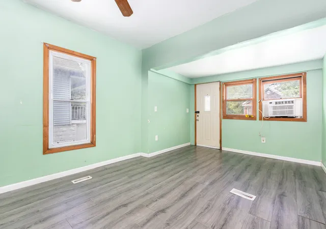 Photo 4 of Single family home for sale at 214 Sheridan St, Joliet, IL 60436 | MLS# 12748771 | Listing updated on 2026-09-14
