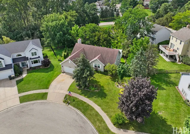Photo 3 of Single family home for sale at 304 Hawthorne Ct, Antioch, IL 60002 | MLS# 12748774 | Listing updated on 2026-10-03
