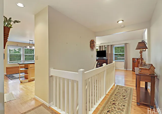Photo 4 of Single family home for sale at 304 Hawthorne Ct, Antioch, IL 60002 | MLS# 12748774 | Listing updated on 2026-10-03