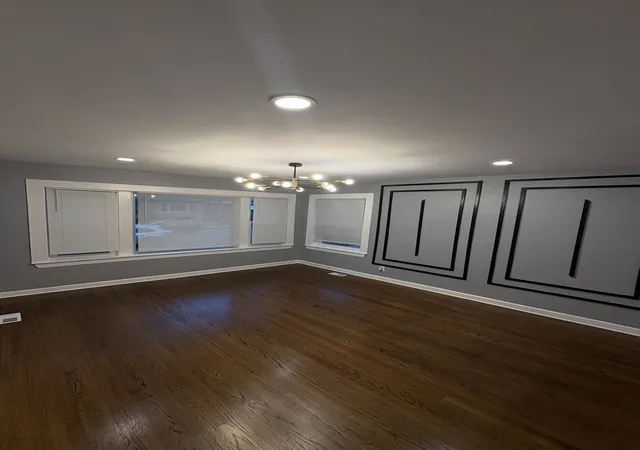 Photo 3 of Single family home for sale at 8404 S Oglesby Ave, Chicago, IL 60617 | MLS# 12748811 | Listing updated on 2026-10-04