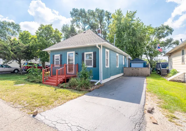 Photo 2 of Single family home for sale at 114 Frances St, Lockport, IL 60441 | MLS# 12748812 | Listing updated on 2026-09-27