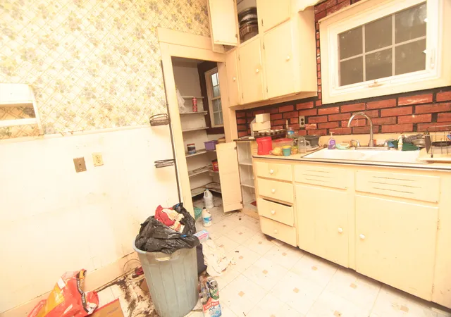 Photo 2 of Single family home for sale at 2322 Newberry St, Davenport, IA 52804 | MLS# 12748865 | Listing updated on 2026-10-09