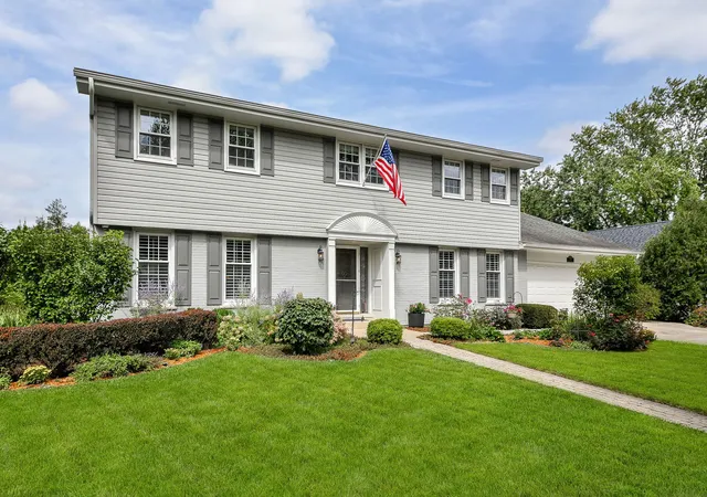 Photo 1 of Single family home for sale at 141 Shelley Ln, Wheaton, IL 60189 | MLS# 12748874 | Listing updated on 2026-09-16