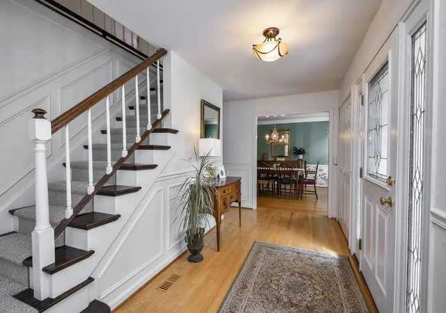 Photo 3 of Single family home for sale at 141 Shelley Ln, Wheaton, IL 60189 | MLS# 12748874 | Listing updated on 2026-09-16