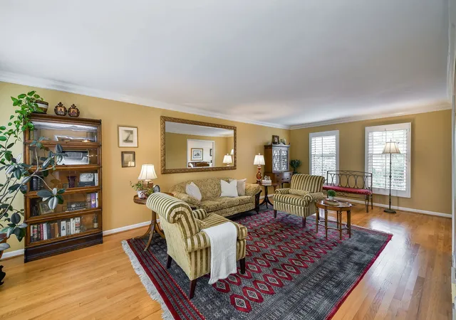 Photo 4 of Single family home for sale at 141 Shelley Ln, Wheaton, IL 60189 | MLS# 12748874 | Listing updated on 2026-09-16