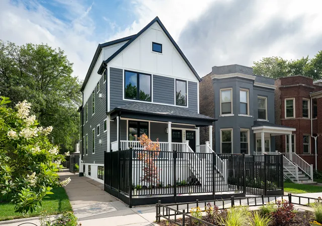 Multi family home for sale at 1901 W Berwyn Ave, Chicago, IL 60640 | MLS# 12748897