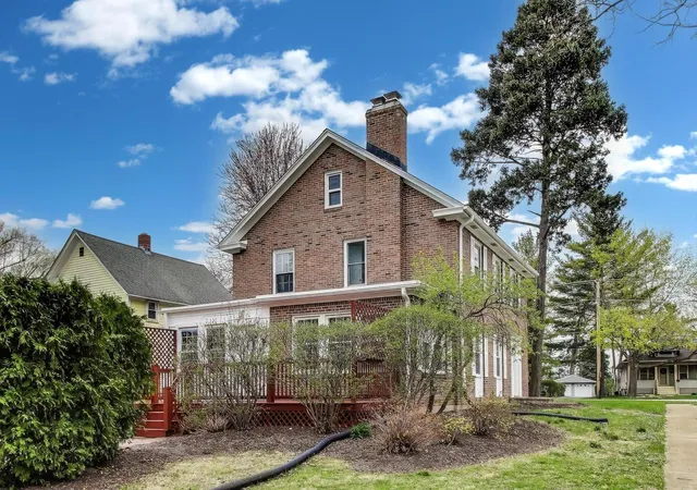Photo 2 of Single family home for sale at 3 S Calumet Ave, Aurora, IL 60506 | MLS# 12748922 | Listing updated on 2026-09-14
