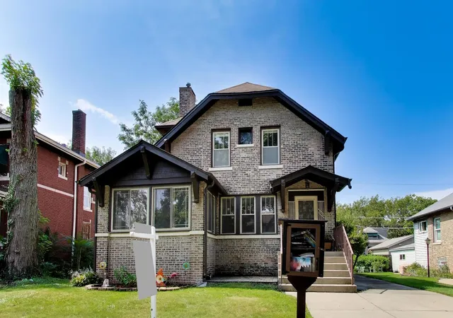 Photo 1 of Single family home for sale at 10530 S Leavitt St, Chicago, IL 60643 | MLS# 12748928 | Listing updated on 2026-09-24