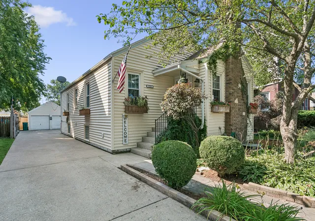 Photo 1 of Single family home for sale at 1220 Kenmore Ave, Joliet, IL 60435 | MLS# 12748935 | Listing updated on 2026-09-17