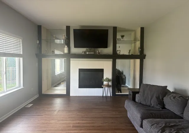 Photo 4 of Single family home for sale at 910 Grand Mesa, New Lenox, IL 60451 | MLS# 12748947 | Listing updated on 2026-09-13