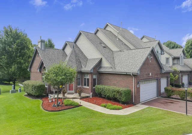 Photo 2 of Townhouse for sale at 7131 168th Street, Tinley Park, IL 60477 | MLS# 12748962 | Listing updated on 2026-09-13