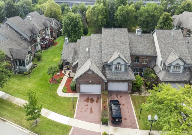 Photo 3 of Townhouse for sale at 7131 168th Street, Tinley Park, IL 60477 | MLS# 12748962 | Listing updated on 2026-09-13