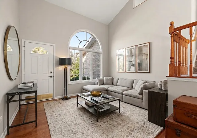 Photo 2 of Townhouse for sale at 5000 Vernon Park Pl, Lisle, IL 60532 | MLS# 12748976 | Listing updated on 2026-09-14