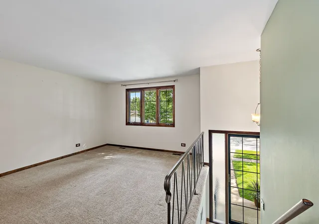Photo 4 of Single family home for sale at 1804 Syracuse Ln, Schaumburg, IL 60193 | MLS# 12748977 | Listing updated on 2026-09-16