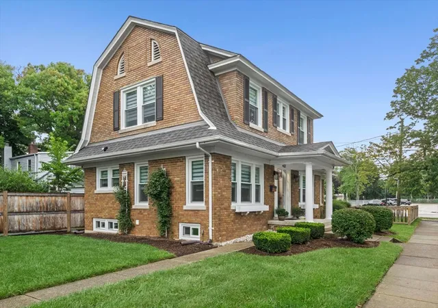 Photo 2 of Single family home for sale at 432 Colville Pl, Waukegan, IL 60085 | MLS# 12748989 | Listing updated on 2026-09-27