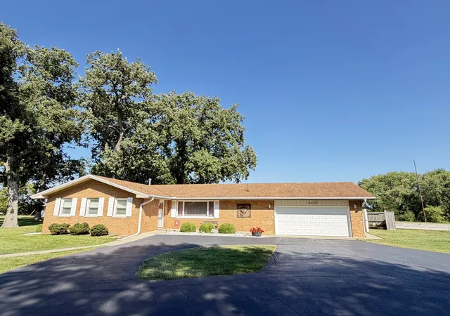 Photo 1 of Single family home for sale at 1200 E Richardson St, Farmer City, IL 61842 | MLS# 12749011 | Listing updated on 2026-09-20