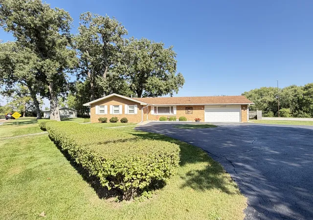 Photo 2 of Single family home for sale at 1200 E Richardson St, Farmer City, IL 61842 | MLS# 12749011 | Listing updated on 2026-09-20