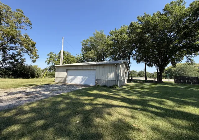 Photo 3 of Single family home for sale at 1200 E Richardson St, Farmer City, IL 61842 | MLS# 12749011 | Listing updated on 2026-09-20
