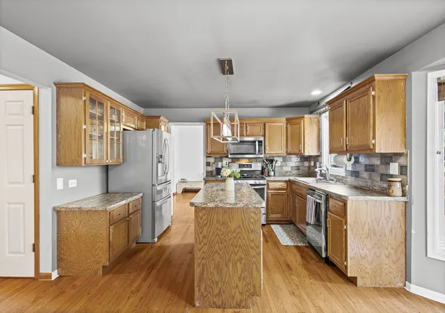 Photo 2 of Single family home for sale at 307 Cass St, Lemont, IL 60439 | MLS# 12749039 | Listing updated on 2026-09-14