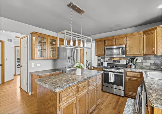 Photo 3 of Single family home for sale at 307 Cass St, Lemont, IL 60439 | MLS# 12749039 | Listing updated on 2026-09-14