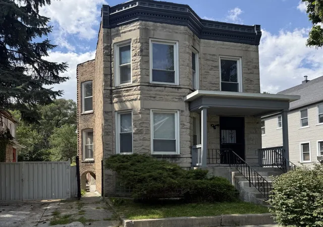 Photo 3 of House for sale at 6946 S May St, Chicago, IL 60621 | MLS# 12749070 | Listing updated on 2026-09-14