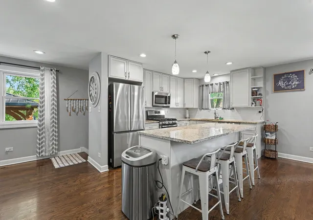 Photo 3 of Single family home for sale at 908 E 159th Place, South Holland, IL 60473 | MLS# 12749116 | Listing updated on 2026-09-12
