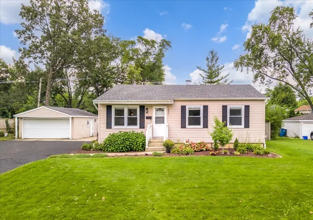 Photo 1 of Single family home for sale at 2921 Everglade Ave, Woodridge, IL 60517 | MLS# 12749128 | Listing updated on 2026-09-13