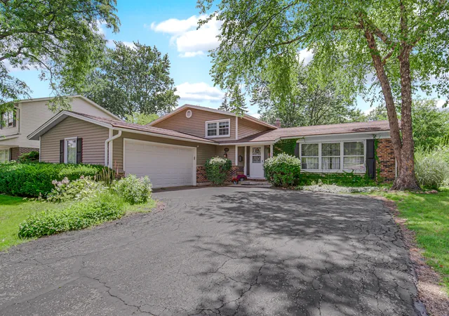Photo 1 of Single family home for sale at 3010 N Kennicott Ave, Arlington Heights, IL 60004 | MLS# 12749134 | Listing updated on 2026-09-24