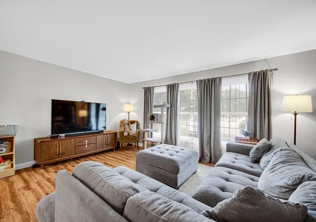 Photo 3 of Single family home for sale at 3010 N Kennicott Ave, Arlington Heights, IL 60004 | MLS# 12749134 | Listing updated on 2026-09-24
