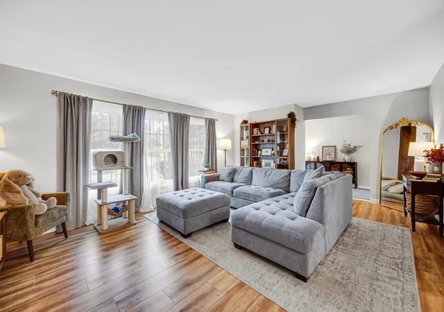 Photo 3 of Single family home for sale at 3010 N Kennicott Ave, Arlington Heights, IL 60004 | MLS# 12749134 | Listing updated on 2026-09-24