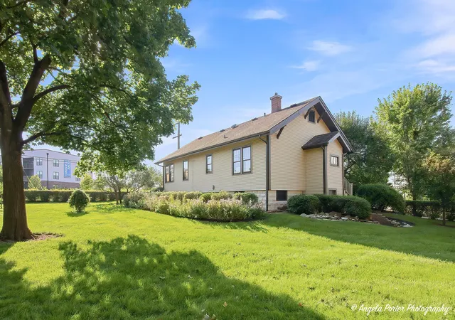 Photo 3 of Single family home for sale at 204 N Archer Ave, Mundelein, IL 60060 | MLS# 12749142 | Listing updated on 2026-10-29