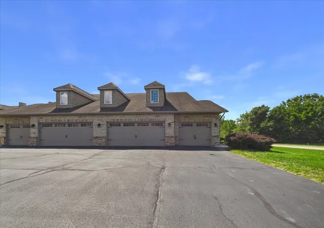 Photo 2 of Sale Pending at 639 Queens Ct #8, Rockton, IL 61072 | MLS# 12749162 | Listing updated on 2026-09-12