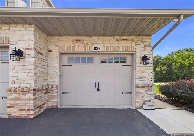 Photo 3 of Sale Pending at 639 Queens Ct #8, Rockton, IL 61072 | MLS# 12749162 | Listing updated on 2026-09-12