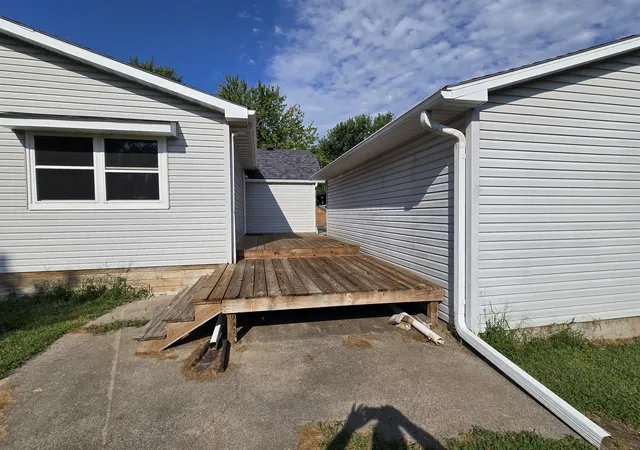 Photo 3 of Single family home for sale at 506 Sw 10th Avenue, Aledo, IL 61231 | MLS# 12749170 | Listing updated on 2026-10-08