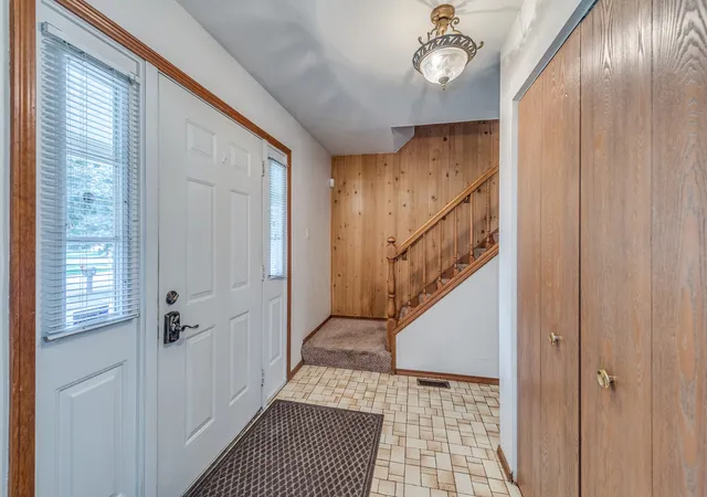 Photo 3 of Single family home for sale at 1602 Larson Ave, St. Charles, IL 60174 | MLS# 12749175 | Listing updated on 2026-09-24