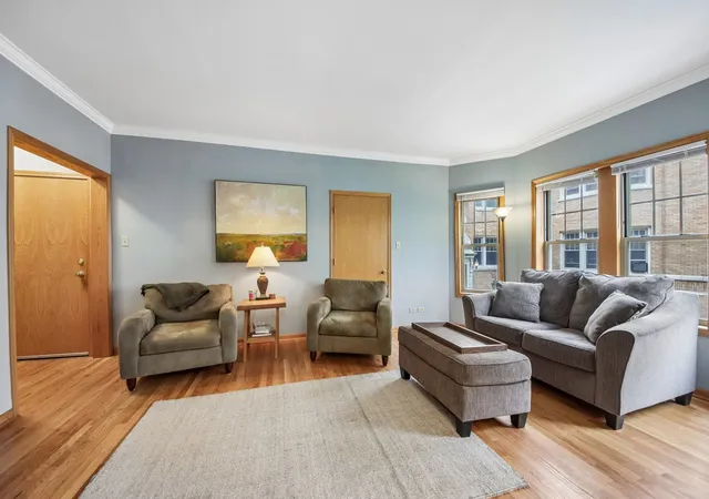 Photo 3 of Sale Pending at 241 Washington Blvd #1A, Oak Park, IL 60302 | MLS# 12749185 | Listing updated on 2026-09-23