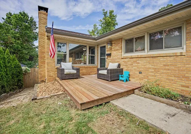 Photo 2 of Single family home for sale at 8 Briarwood Ave, Bloomington, IL 61701 | MLS# 12749191 | Listing updated on 2026-09-15