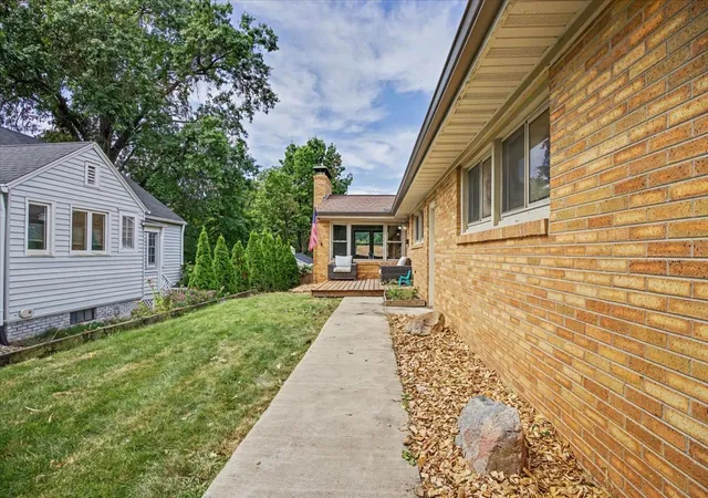 Photo 3 of Single family home for sale at 8 Briarwood Ave, Bloomington, IL 61701 | MLS# 12749191 | Listing updated on 2026-09-15