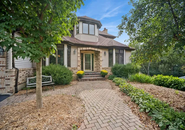 Photo 1 of Single family home for sale at 26165 N Greenbriar Ct, Lake Barrington, IL 60084 | MLS# 12749215 | Listing updated on 2026-10-02
