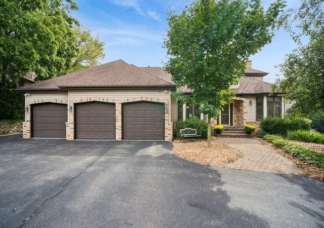 Photo 2 of Single family home for sale at 26165 N Greenbriar Ct, Lake Barrington, IL 60084 | MLS# 12749215 | Listing updated on 2026-10-02