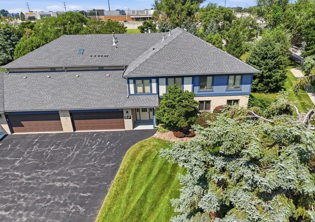 Photo 2 of Condo for sale at 2751 Harbor Dr #2751, Joliet, IL 60431 | MLS# 12749231 | Listing updated on 2026-09-29